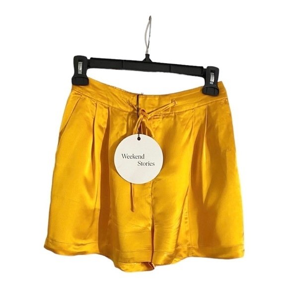 NEW Weekend Stories Shorts Caliope in Melon Front Pleat Zip Fly Satin Fabric - Picture 4 of 11